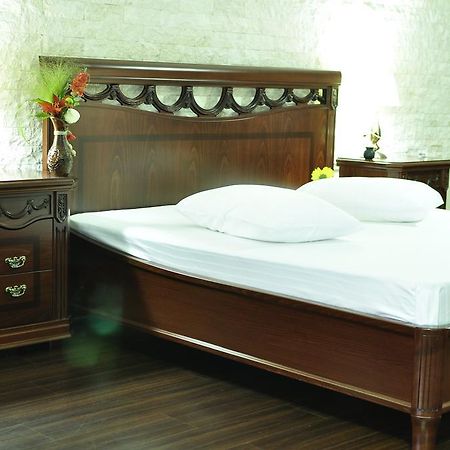 Hotel Restaurant Elite Szörényvár Kültér fotó