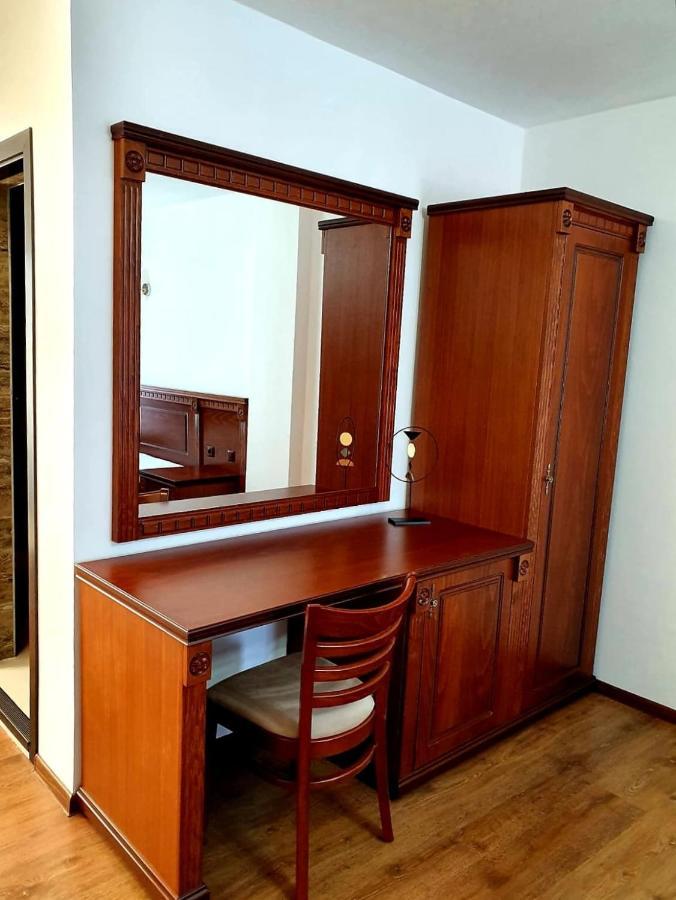 Hotel Restaurant Elite Szörényvár Kültér fotó