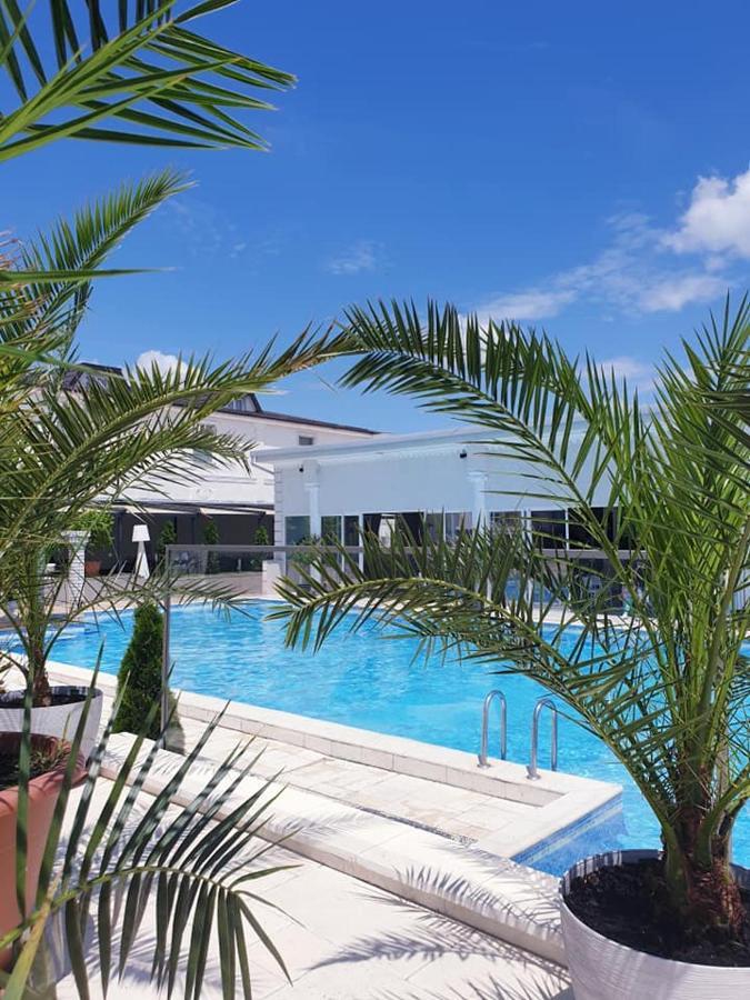 Hotel Restaurant Elite Szörényvár Kültér fotó
