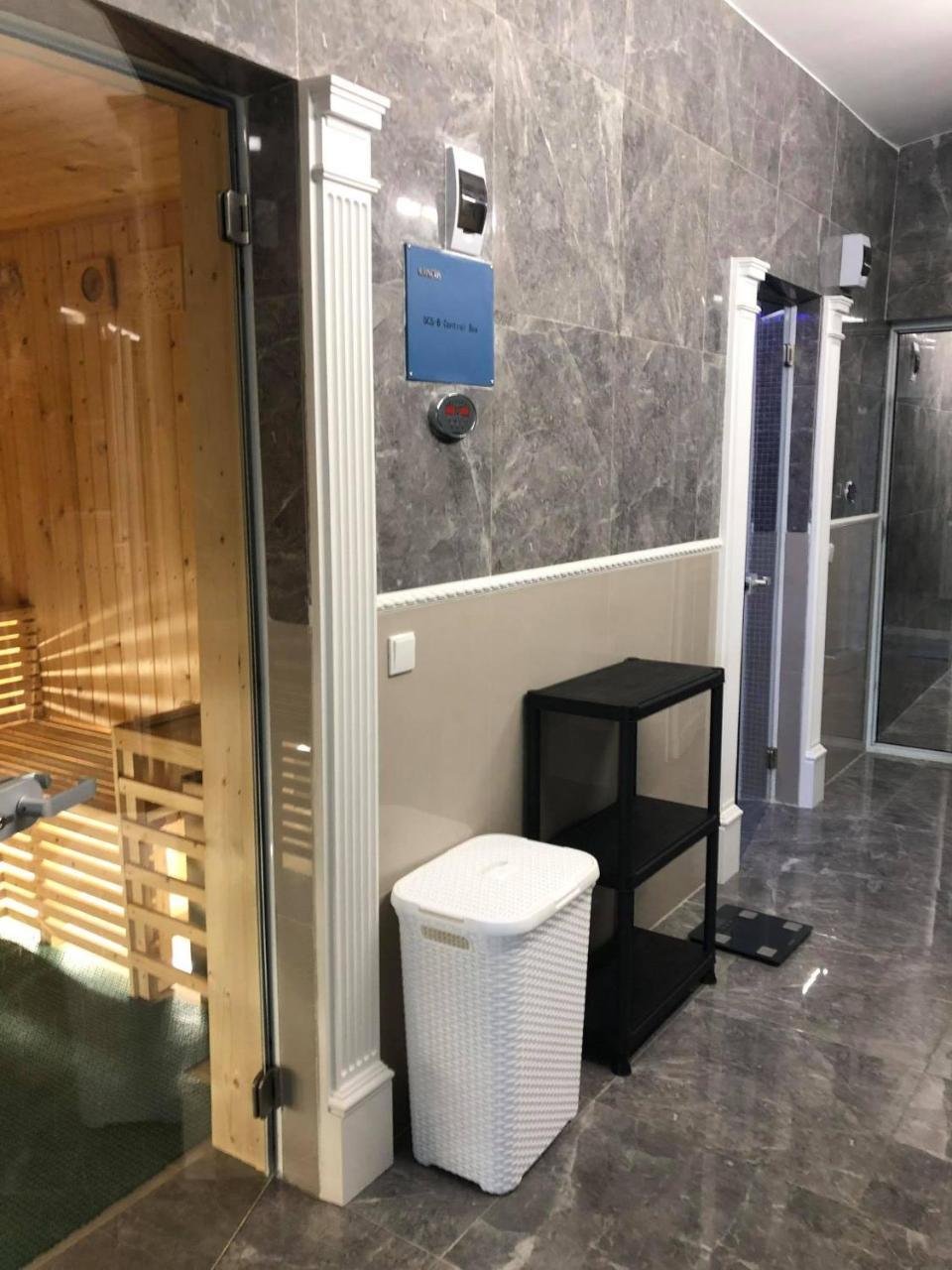 Hotel Restaurant Elite Szörényvár Kültér fotó